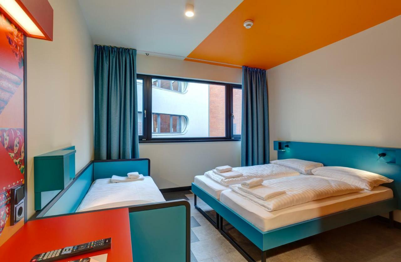 Triple Room,784159908:JPEG